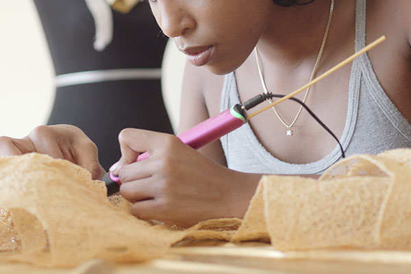 Creating bralet with 3D pen