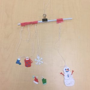 3D pen art: Christmas decorations on pole