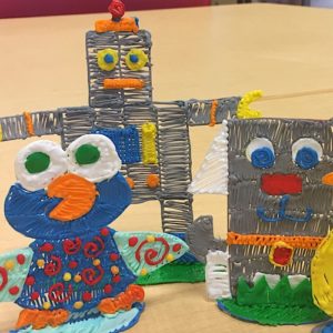 IMG_7581 - 3Doodler Plastic robot toys on table, 3D pen art