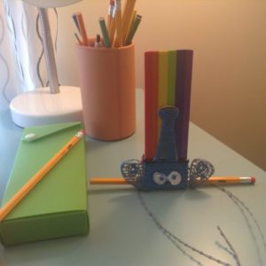3Doodler pen holder with car design on desk