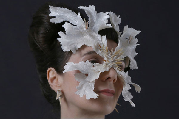 3D pen art: Woman with white flower headpiece