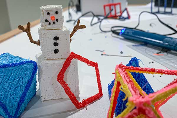 Cake snowman with 3D pen art and decorations