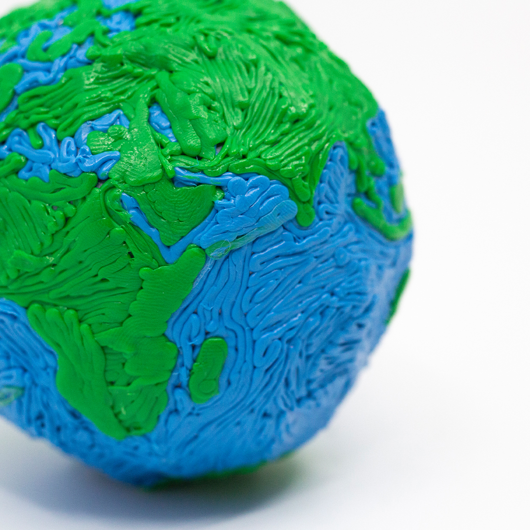 Purple flower on small card, 3D pen art.