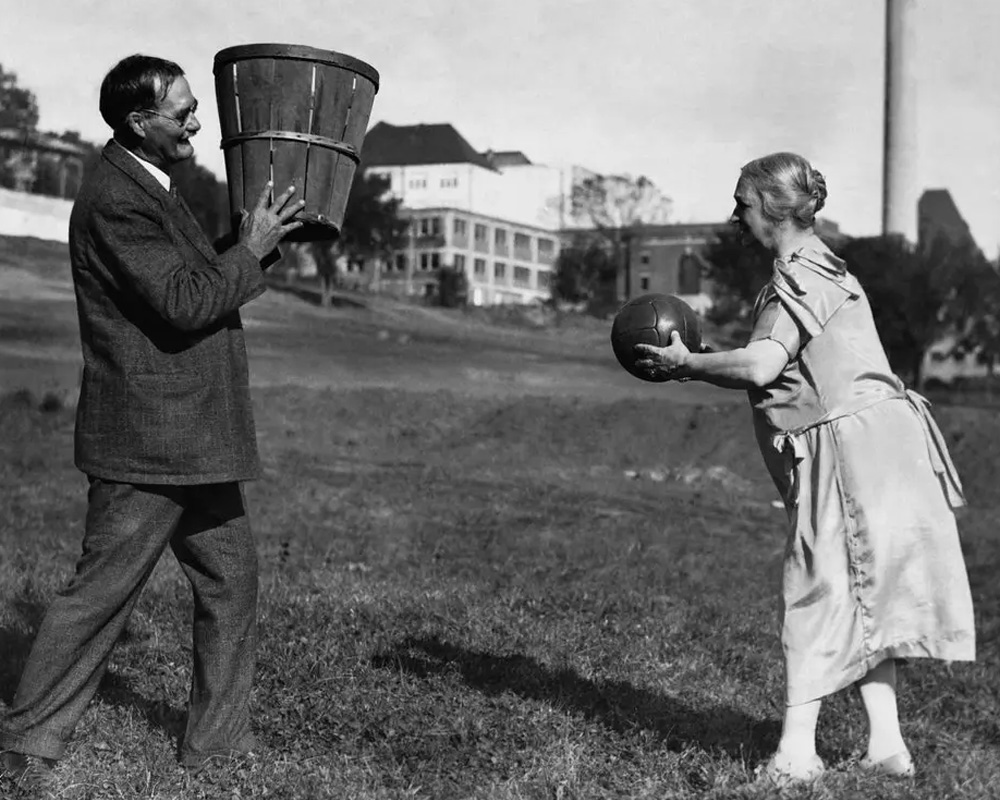 Man & woman playing with basket in field - 3D pen art