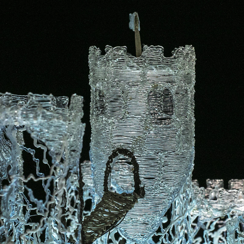 3D pen art: Castle with glass sculpture and bird