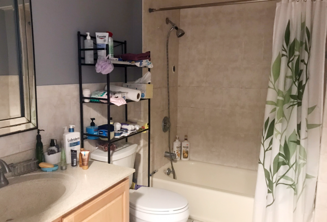 **팔팍 브로드 10초거리 깨긋한 가구포함된 방 + 개인화장실!! :: HeyKorean > 미주 부동산 > 렌트, 룸메이트