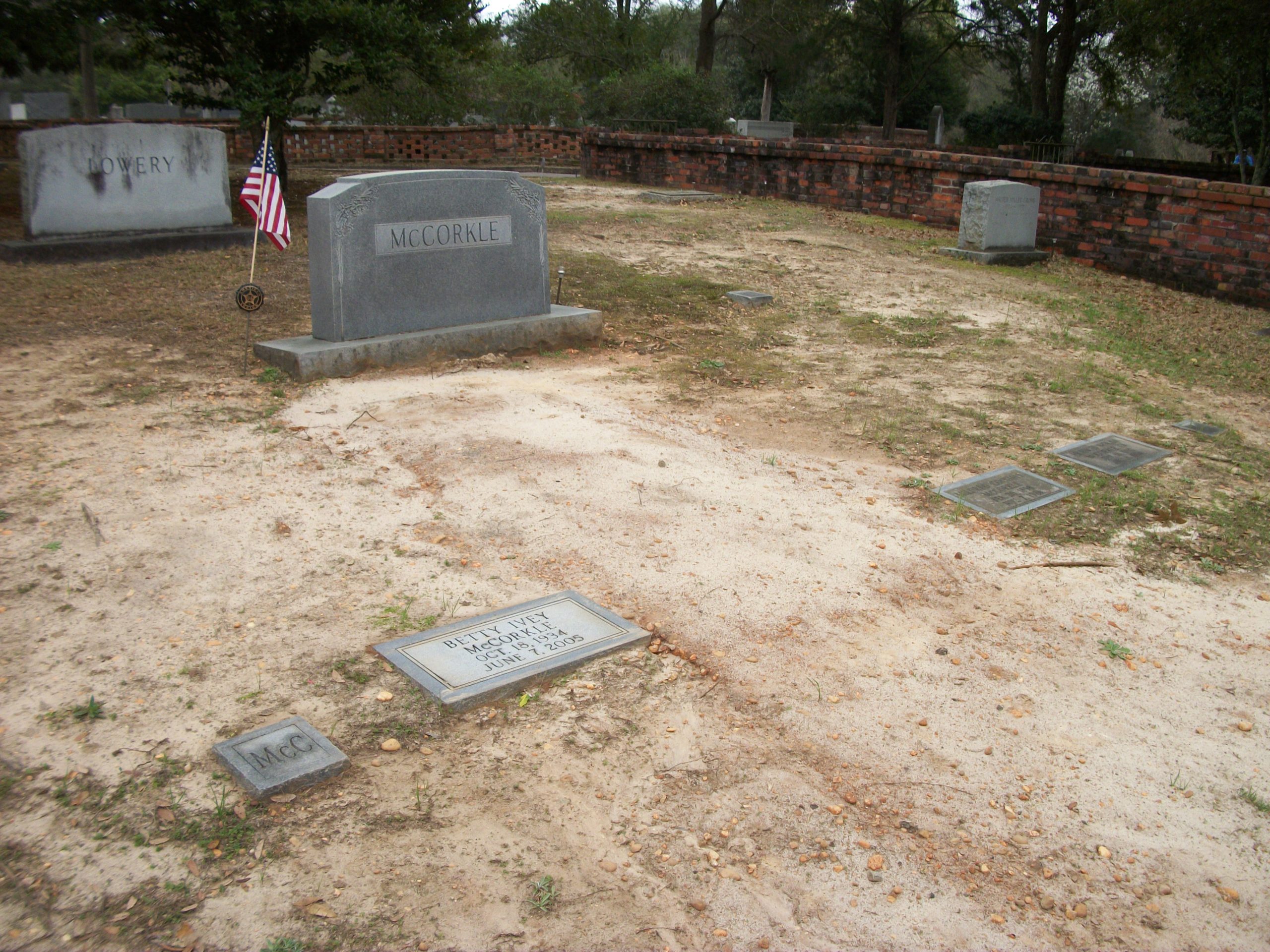 174661299_1488446940