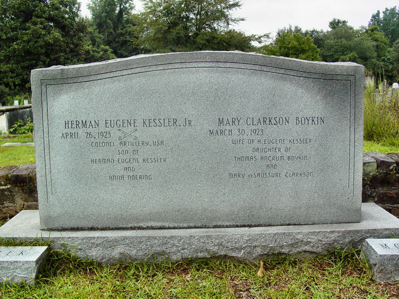 41404118_125176228278