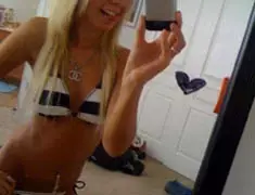 Emily-Ewell - 28