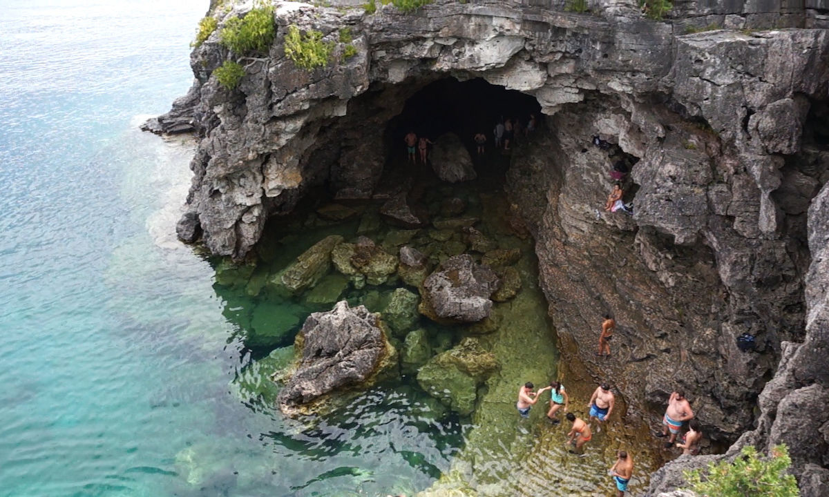 How to visit Bruce Peninsula Grotto in Ontario, Canada