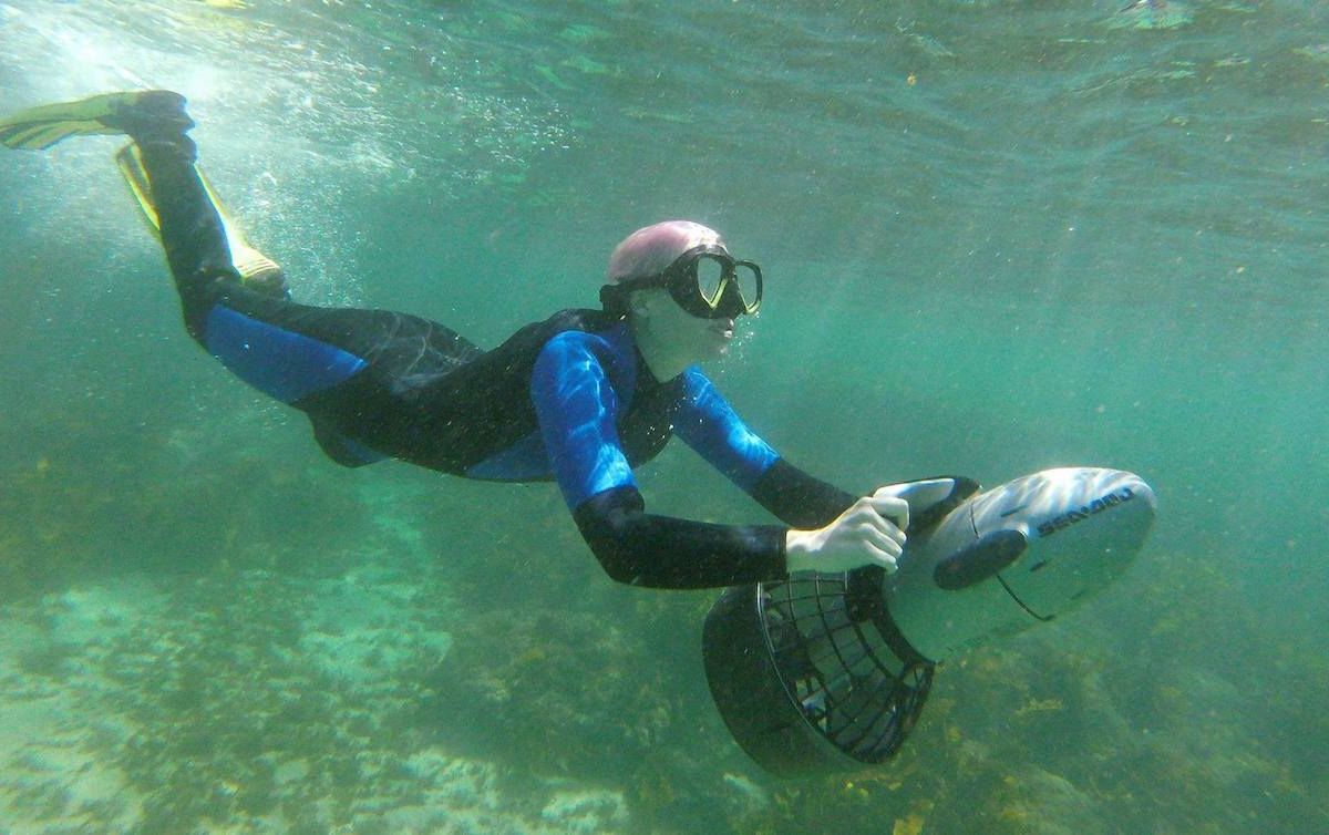 Underwater scooter tours of the coast of Sydney, Australia