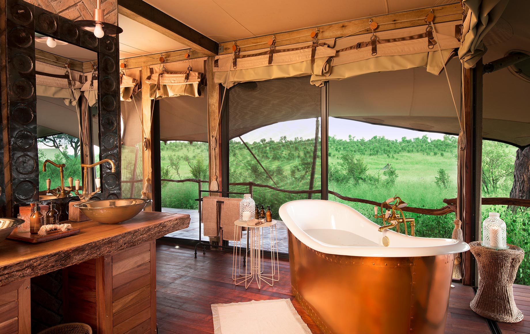 Interior of Somalisa Lodge
