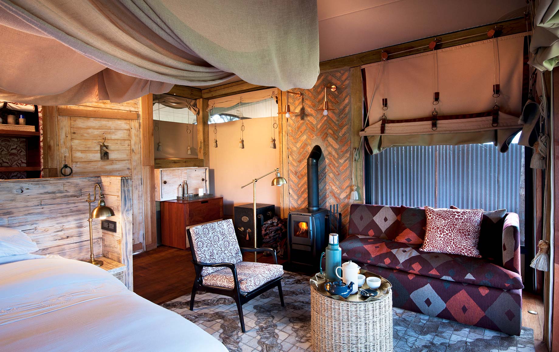 Interior of Somalisa Lodge