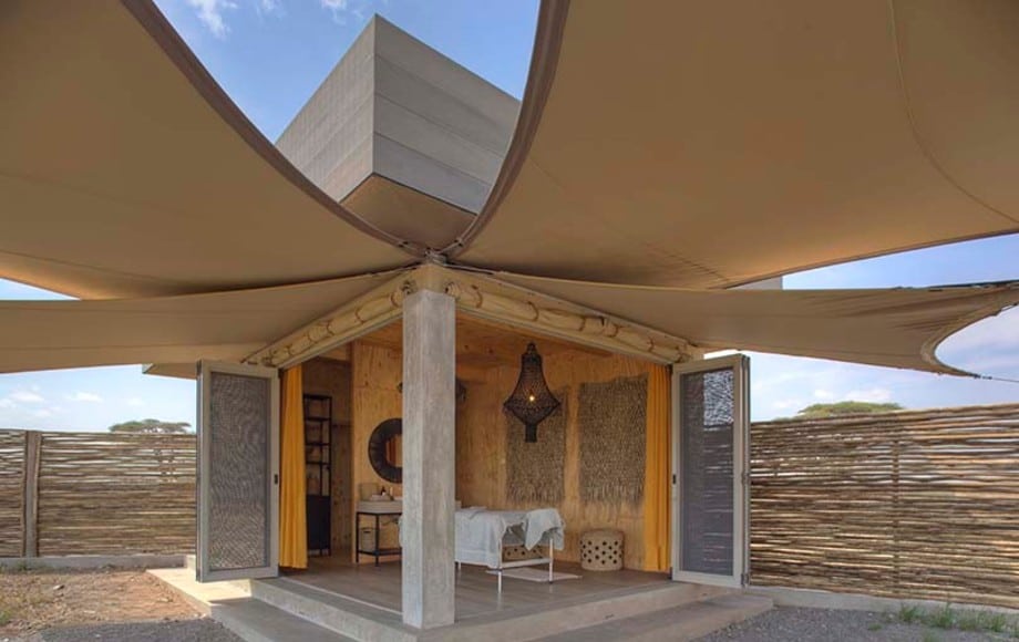 Namiri Plains hotel shade