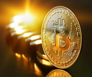 قيمة العملة الإفتراضية Bitcoin تكسر حاجز 10 آلاف دولار أم...