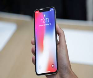 أسباب تدفعك إلى شراء هاتف iPhone X
