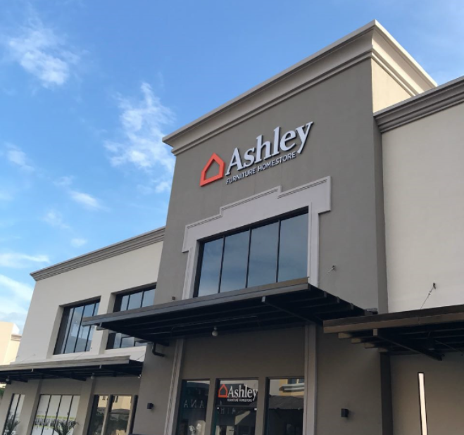 Ashley Furniture HomeStore Panamá Market Plaza