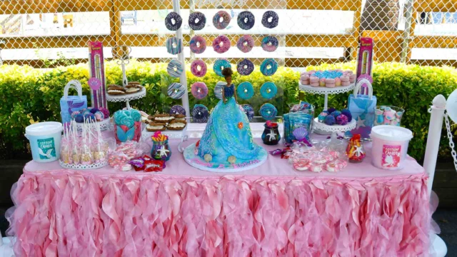 A table decorated for a party.