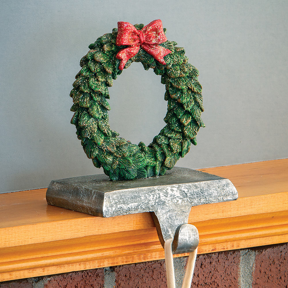 Wreath Mantel Hanger Spilsbury