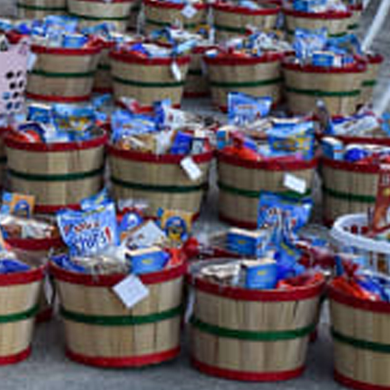 Villa Christmas Food Basket