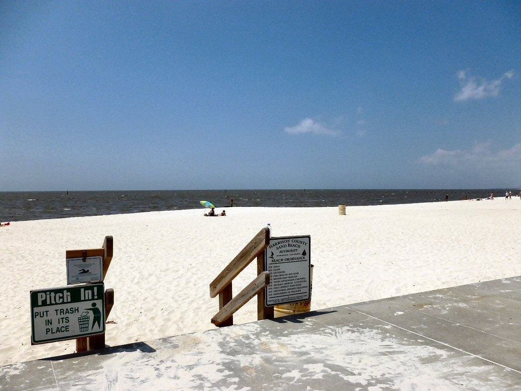 Biloxi East Central Beach