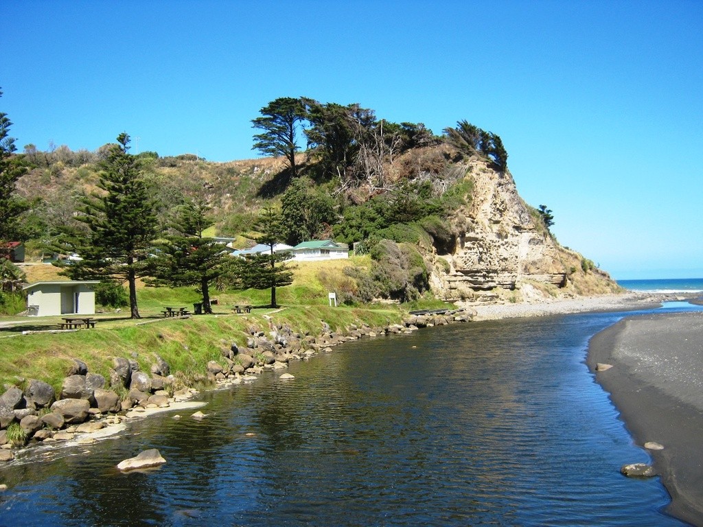 Kaupokonui River at Beach Domain