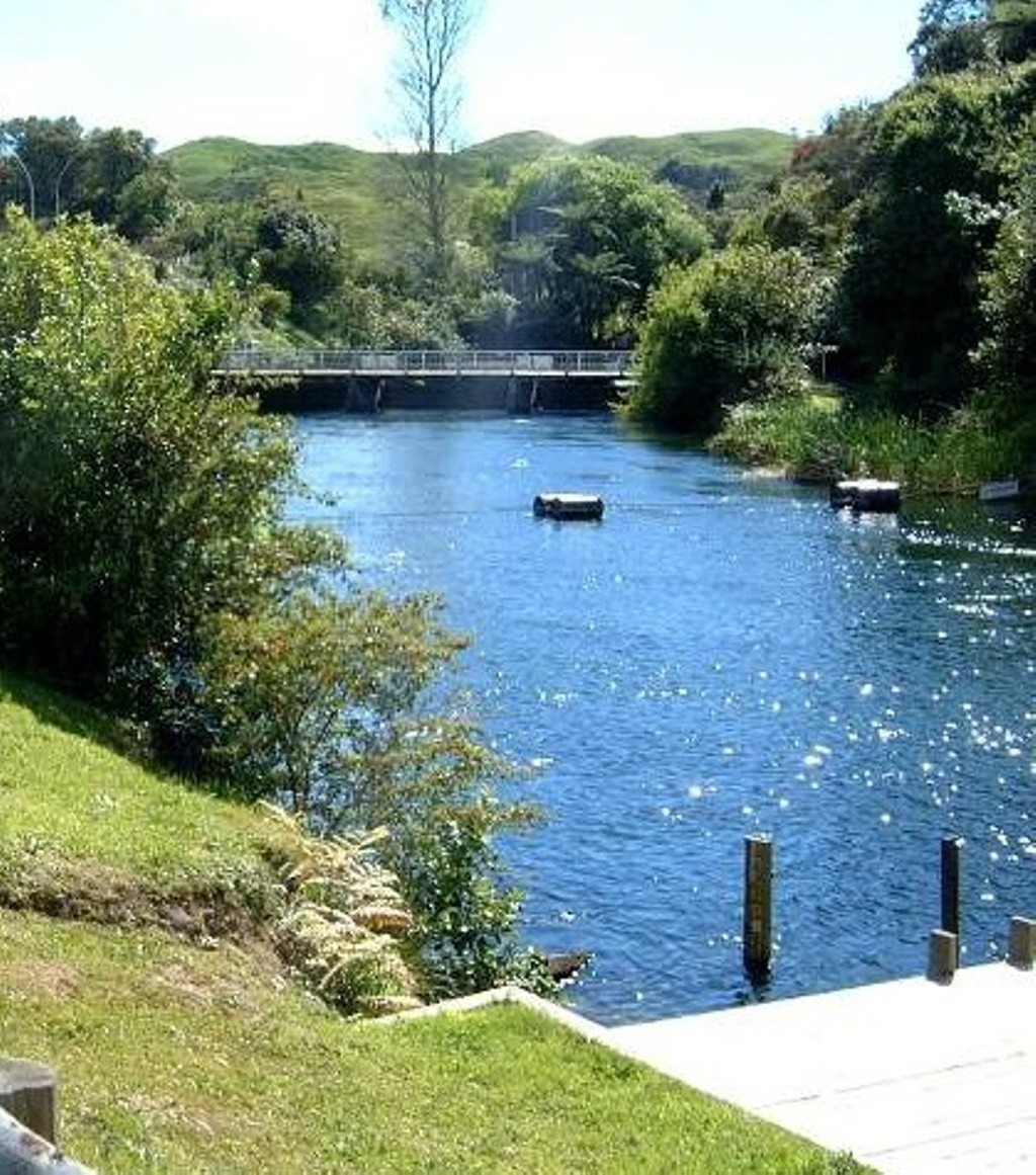Kaituna River at Rotoiti Outlet