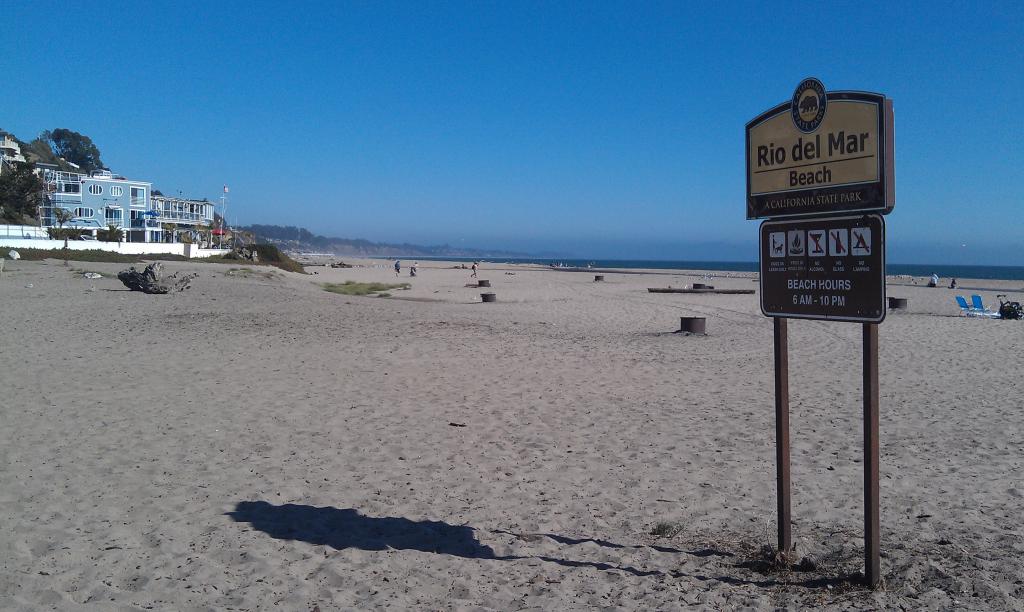 Rio del Mar Beach at Aptos Creek Mouth Swim Guide