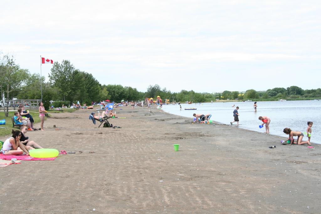 Aspen Beach Provincial Park on Gull Lake