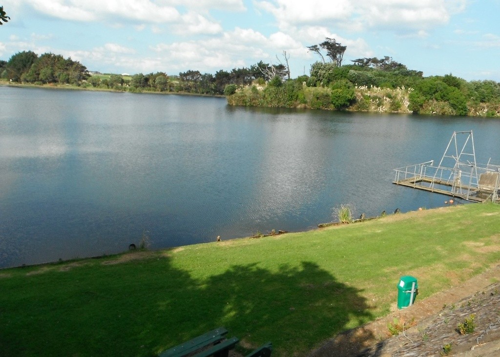 Lake Opunake at boat ramp