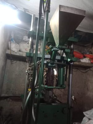 Vertical Injection Molding Machine - Image 6