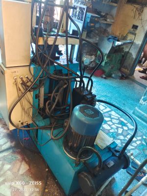 Vertical Injection Molding Machine - Image 3