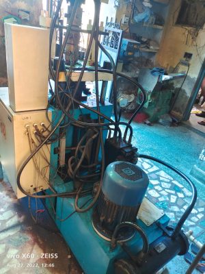 Vertical Injection Molding Machine - Image 4
