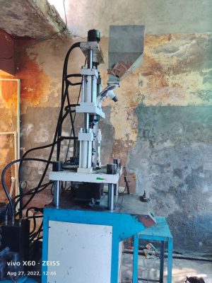 Vertical Injection Molding Machine - Image 7