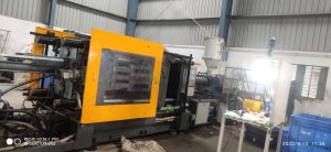 Servo 450 Ton Injection Molding Machine - Image 3