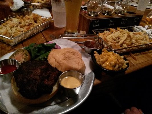 Best Burgers in College Station - uCribs