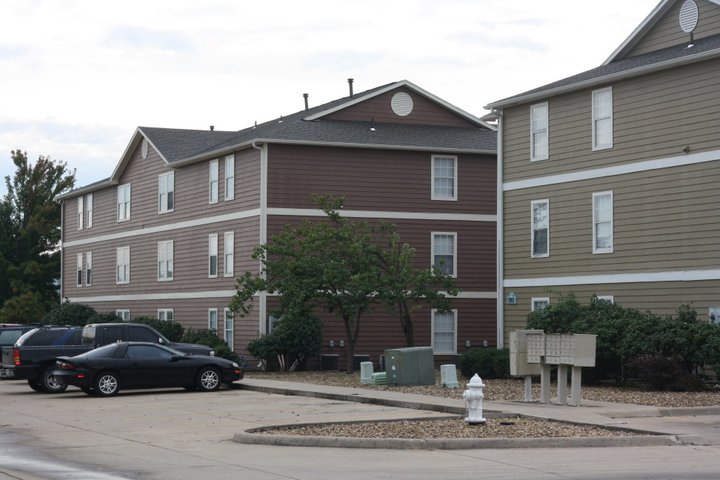 Woodway Apartments Ucribs