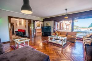 ImagenAzkorri Beach House 6