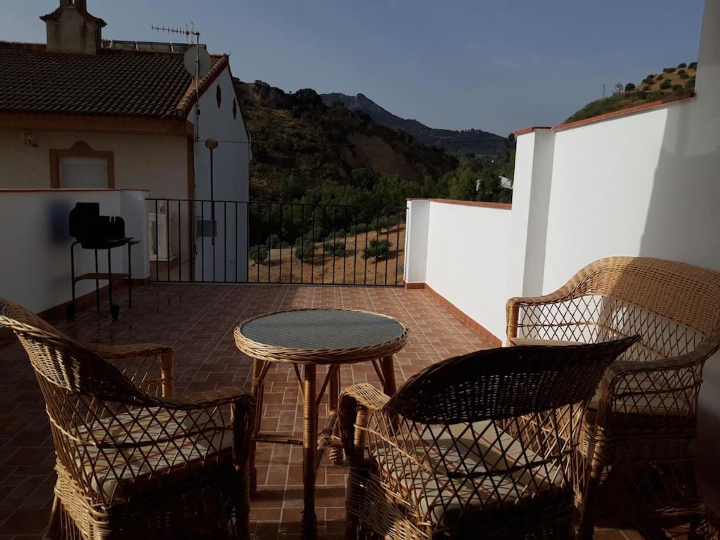 Casa Rural vistas al campo y cocina con terrazaimagen principal