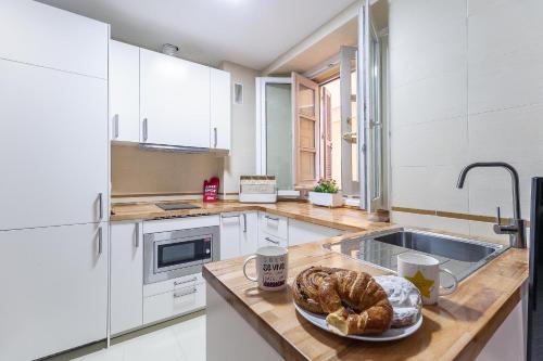 ImagenHomeAbroad Apartments - Plaza Mitjana 2