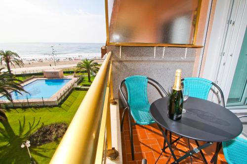 ImagenPINEDA 4 Planet Costa Dorada 1