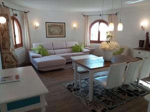 ImagenVilla Belucra downstairs apartment 6