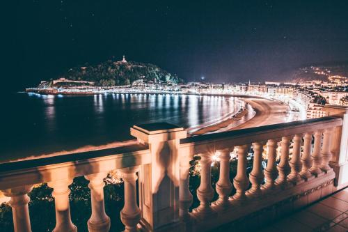 ImagenFar Out Inn Guesthouse 1