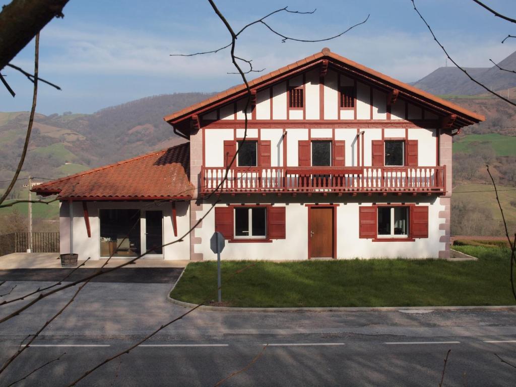 Mendialdea Amaiur Baztánimagen principal