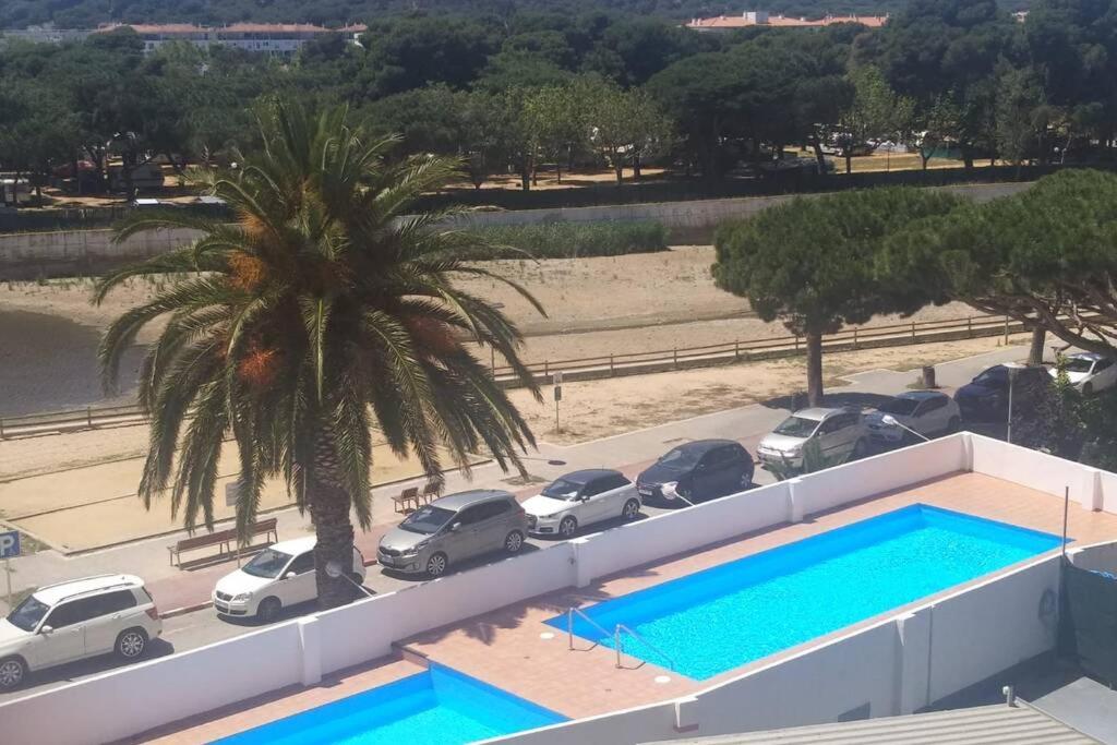 ESTUDIO PRIMERA LÍNEA DE MAR CON PISCINA Y PÁRKINGimagen principal