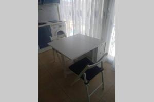 ImagenESTUDIO PRIMERA LÍNEA DE MAR CON PISCINA Y PÁRKING 3