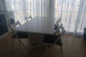 ImagenESTUDIO PRIMERA LÍNEA DE MAR CON PISCINA Y PÁRKING 4