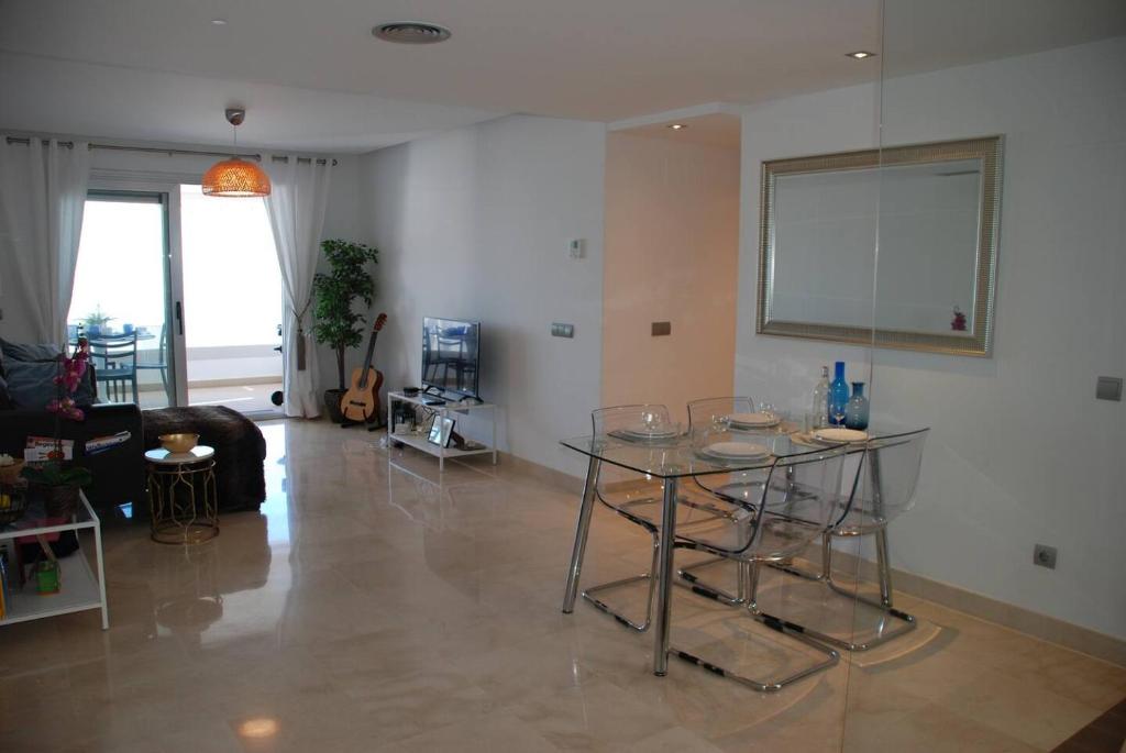 Great 3 Bedroom Holiday Apt Close To Puerto Banusimagen principal
