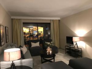 ImagenLarge and elegant in Puerto Banus with pools and paddle 5