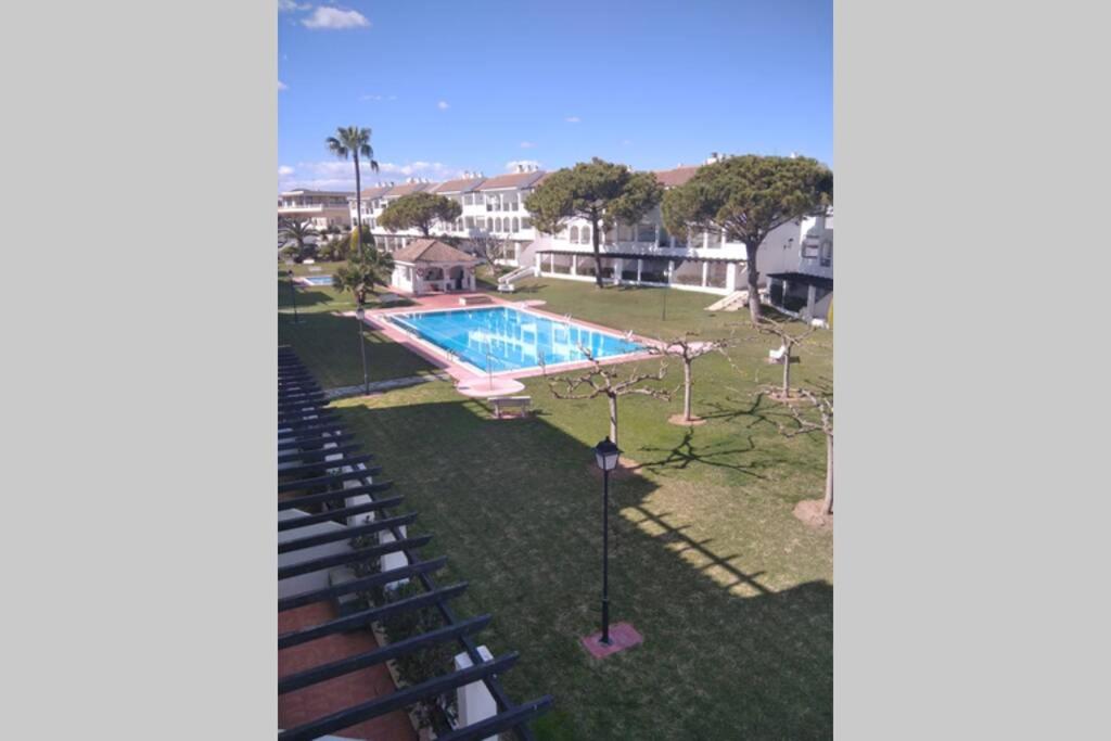 Appartamento con piscinas y terrazasimagen principal